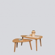 Dubový trojúhelníkový kávový stolek CLASSY - 1