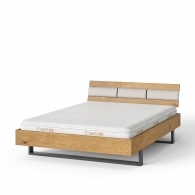 Dubová posteľ s čiastočne čalúneným čelom na oceľových podnožiach - 26223